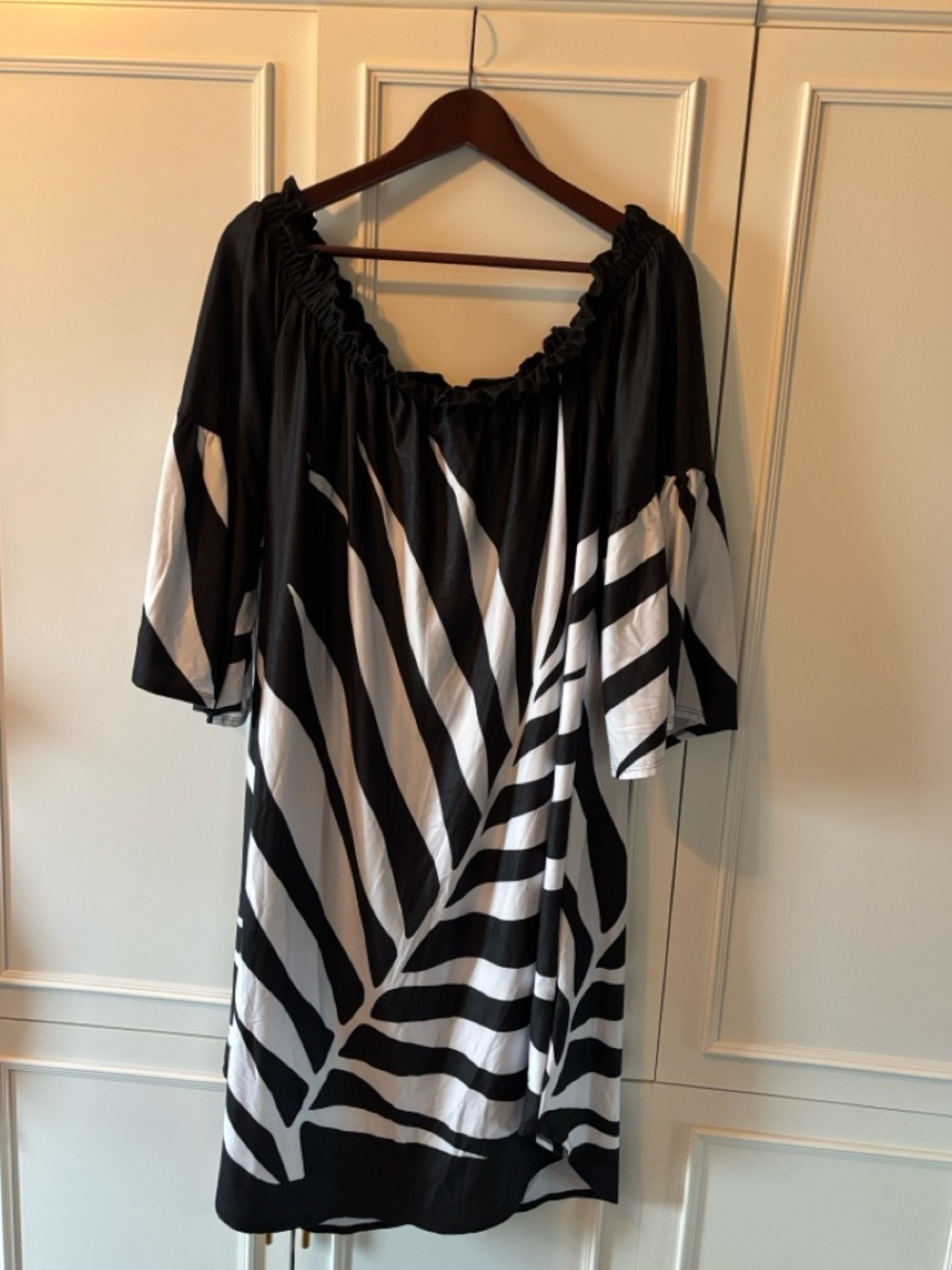 Ashley Stewart blk white Palm Off-Shoulder flare mid sleeve dress size 18/20 - Picture 2 of 10